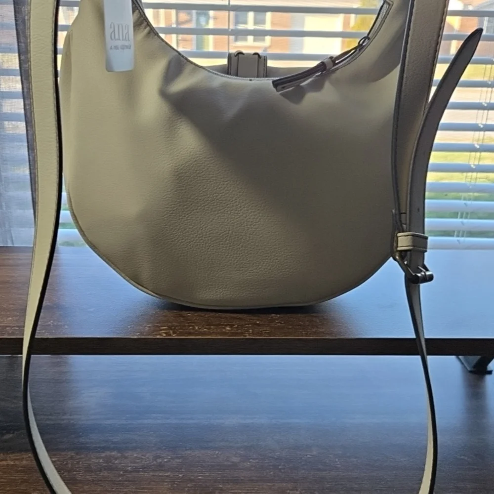 A.N.A. A New Approach Cream Crossbody Shoulder Bag Adjustable Strap NWT‎